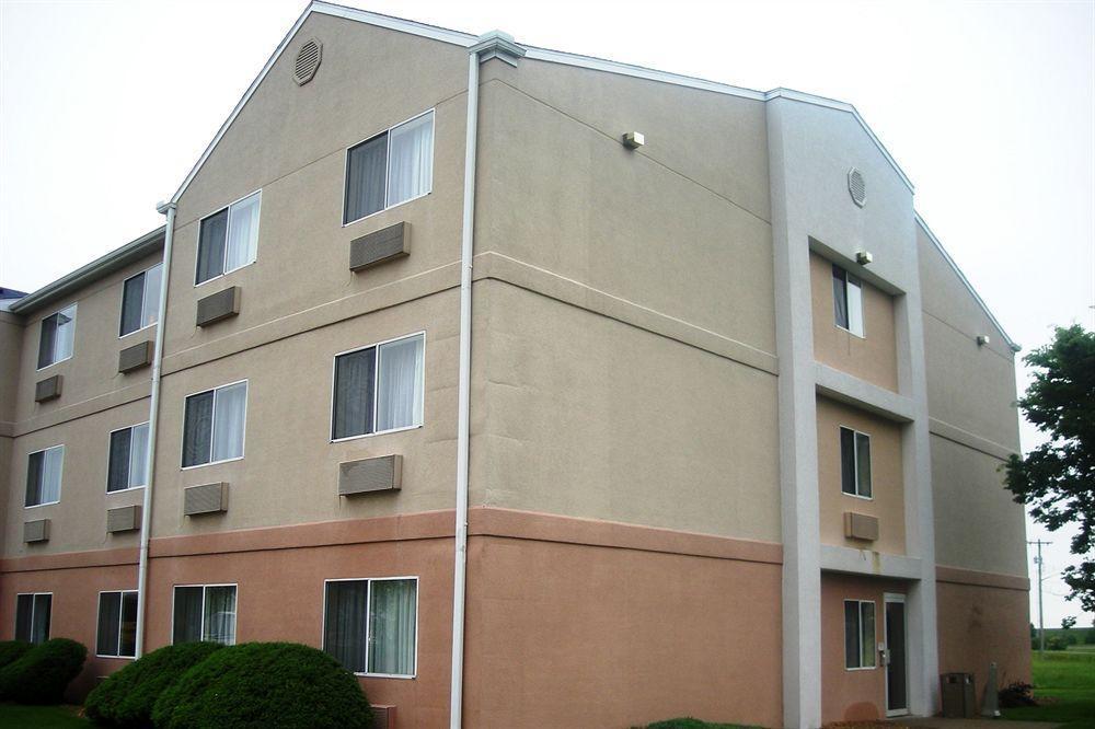 Red Roof Inn & Suites Danville, Il מראה חיצוני תמונה